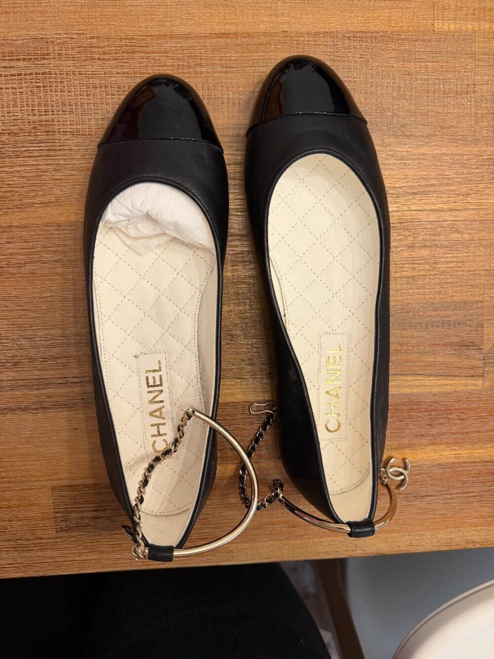 NWT Size 38.5 Black Chanel Flats with ankle chain